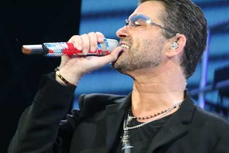 georgemichael_live_450 georgemichael_live_450